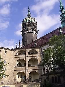 Schlo&szlig;kirche vom&nbsp;Schlo&szlig;hof her gesehen